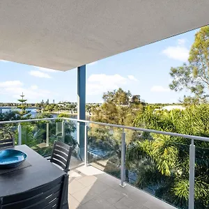 Broadwater On The Peninsula , Kawana Waters Australia